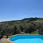 Charm Tuscany בית נופש גאמבאסי